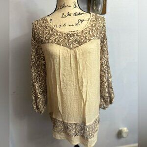 A’Reve  by Anthropologie boho lace detailing blouse